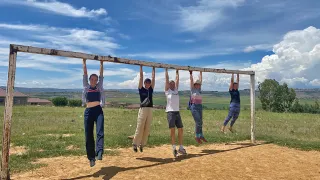 Freiwillige Leah beim Zwischenseminar mit anderen Freiwilligen in Lesotho