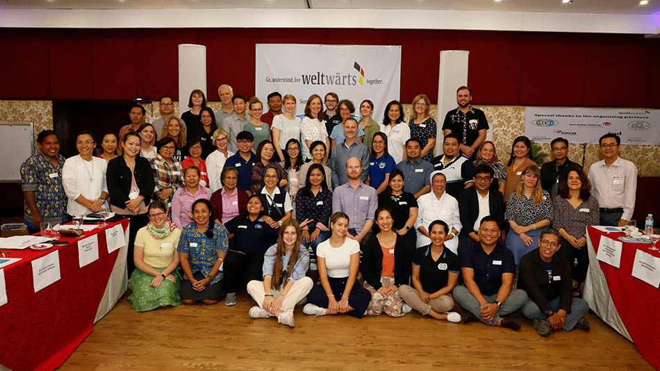 Group photo of the participants.